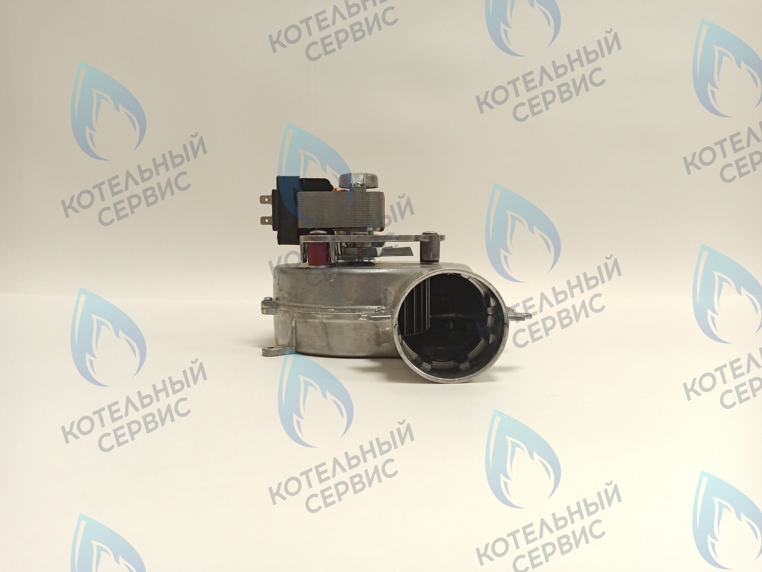 AF020-35W-K Вентилятор дымоудаления 24кВт Ariston CARES X/HS X/ALTEAS X/GENUS X/CLAS X (65115813) в Москве