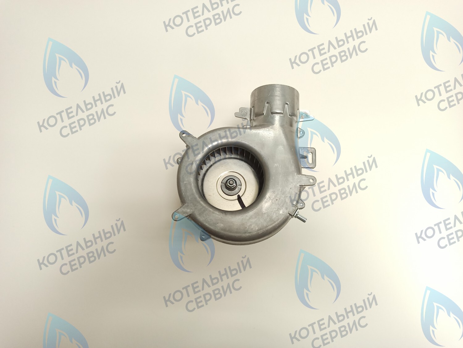 AF020-35W-K Вентилятор дымоудаления 24кВт Ariston CARES X/HS X/ALTEAS X/GENUS X/CLAS X (65115813) в Москве