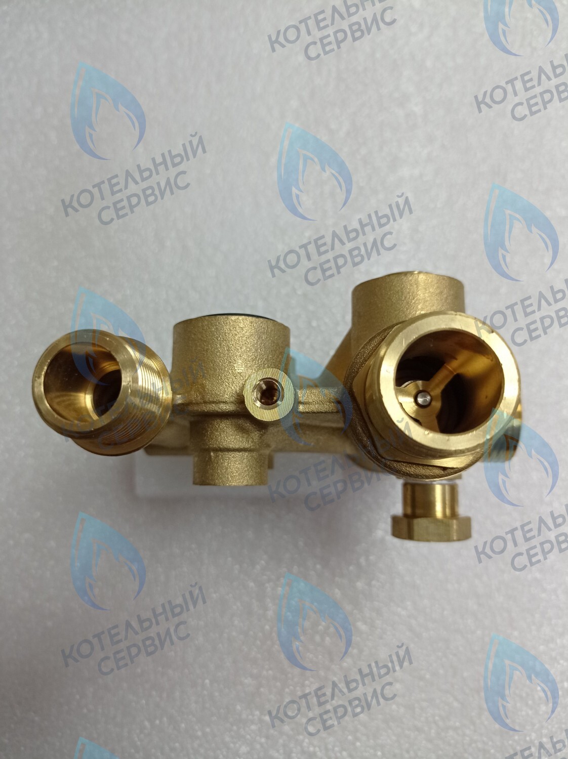 03-4019-02_Новый Клапан трехходовой (новый, шток 81,5мм) GAZECO 18 C2/T2, 24 C2/T2 Исполнение 2 (123) (после 07.14 г. до 05.16 г) в Москве