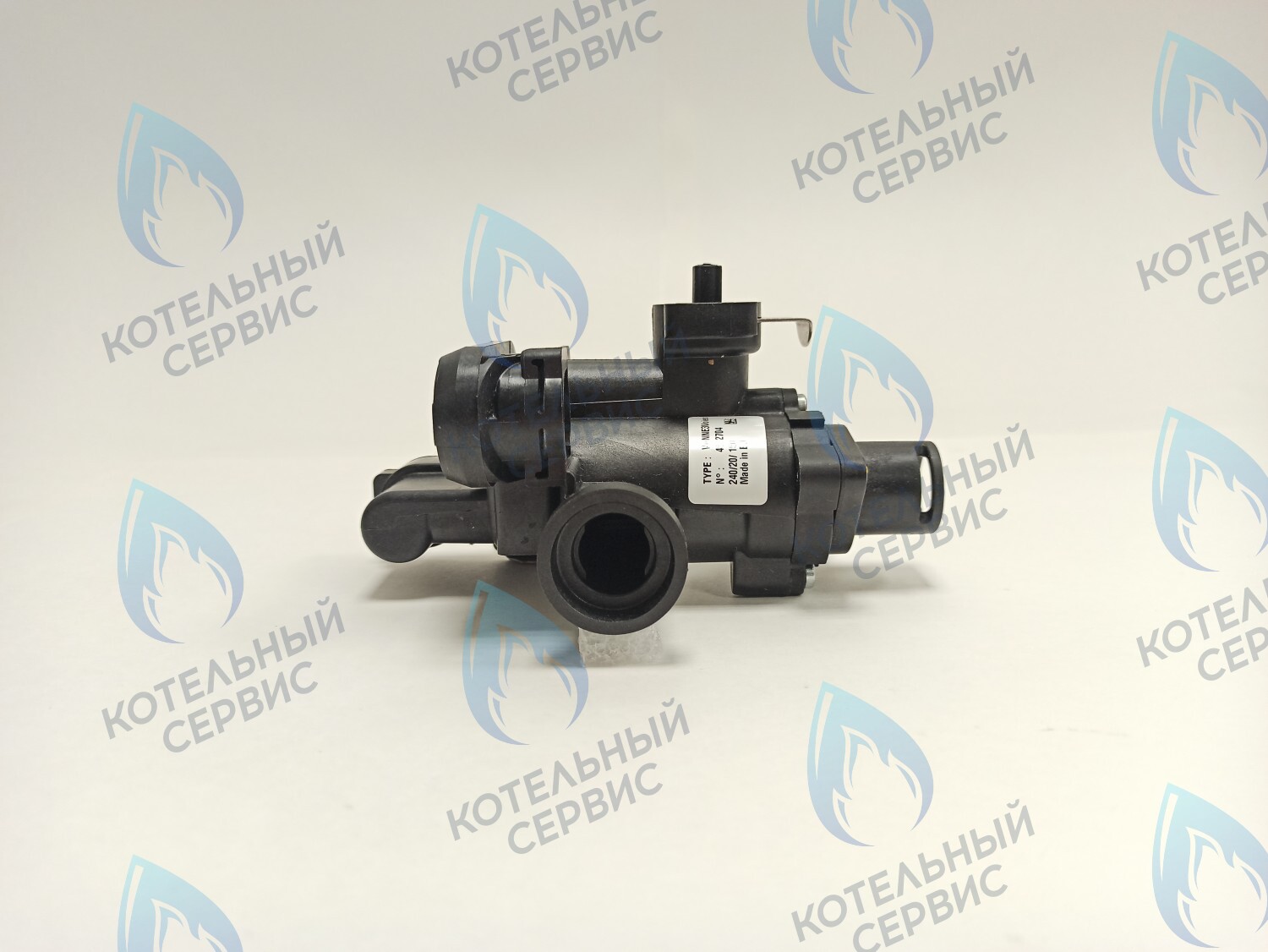 39842111 Клапан трехходовой KIT VALV.3VIE 230V (36902940) FERROLI в Москве