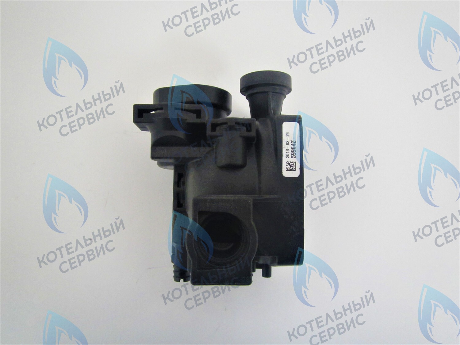 PMF01BG-NA Улитка циркуляционного насоса (отверстие сзади, два справа сбоку) FERROLI под насос GRUNDFOS (G30CCW) (без воздухоотводчика) в Москве