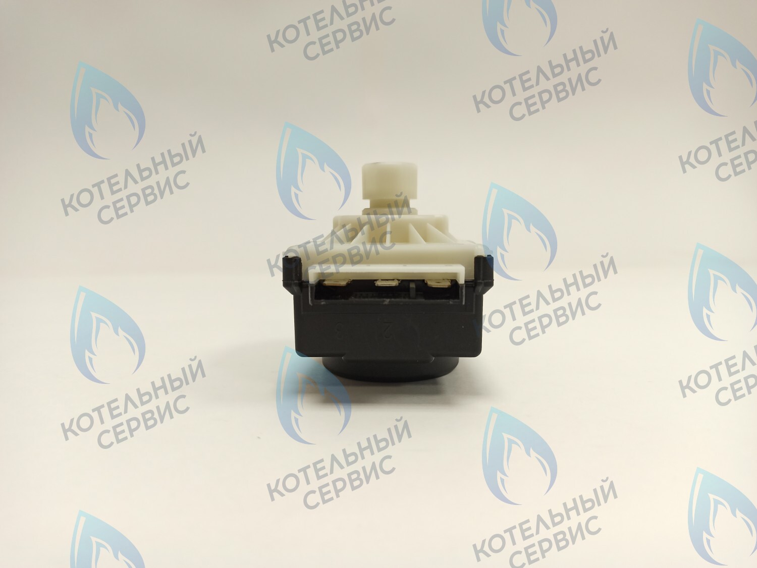GM002 Сервопривод (мотор) трехходового клапана ARISTON (61302483-01) 10мм 220/240v (E) BAXI (5647340, 5694580, 5694581, 200025379, YYY56945811P, YYY005694581), CHAFFOTEAUX (61302483-01) в Москве