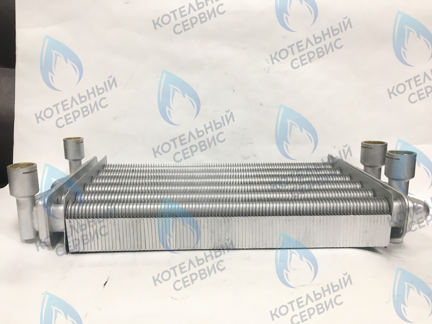 02-2003-01 Теплообменник битермический 30кВт 310мм (до 2007 года, компл-ть 05-2029-01 - 2шт.) GAZLUX в Москве