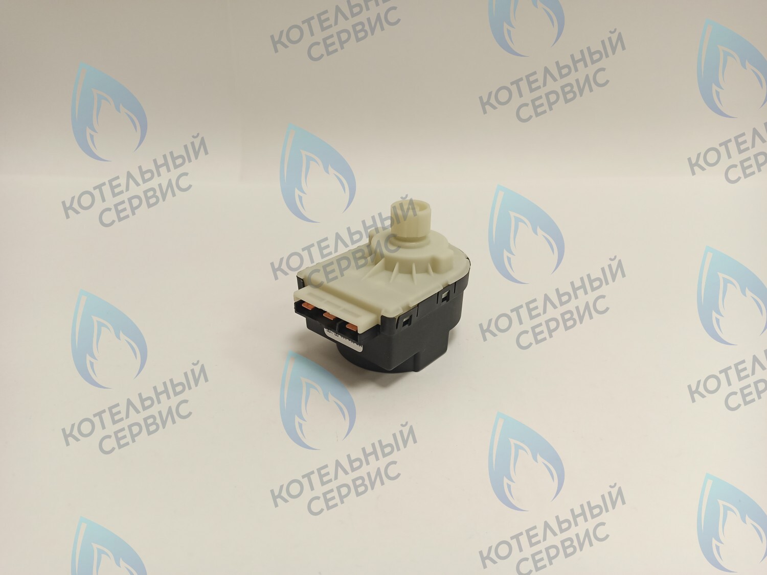 GM002-04 Сервопривод Duca KSP-246(мотор) трехходового клапана DUCA Ariston (61302483-01) 10mm – 220/240V (Duca) BAXI (5647340, 5694580, 5694581, 200025379, YYY56945811P, YYY005694581), CHAFFOTEAUX (61302483-01) в Москве