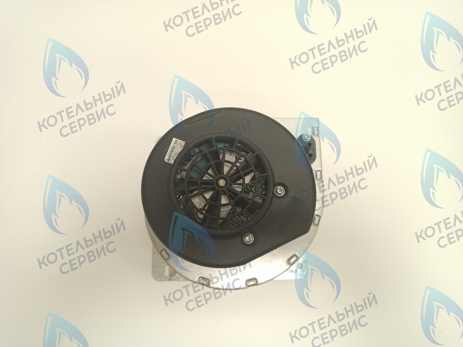 AF028-66W-BP-E Вентилятор VAILLANT turboTEC 36kW 190262 (в комплекте с монтажной пластиной) в Москве