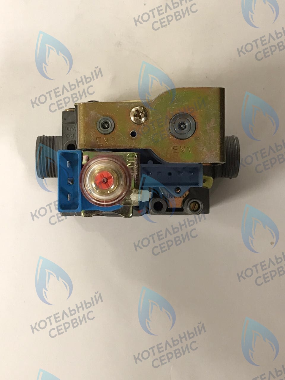 19928644 Газовая арматура 24V (8 747 003 700) U052/U054-24_28_24K_28K BUDERUS в Москве