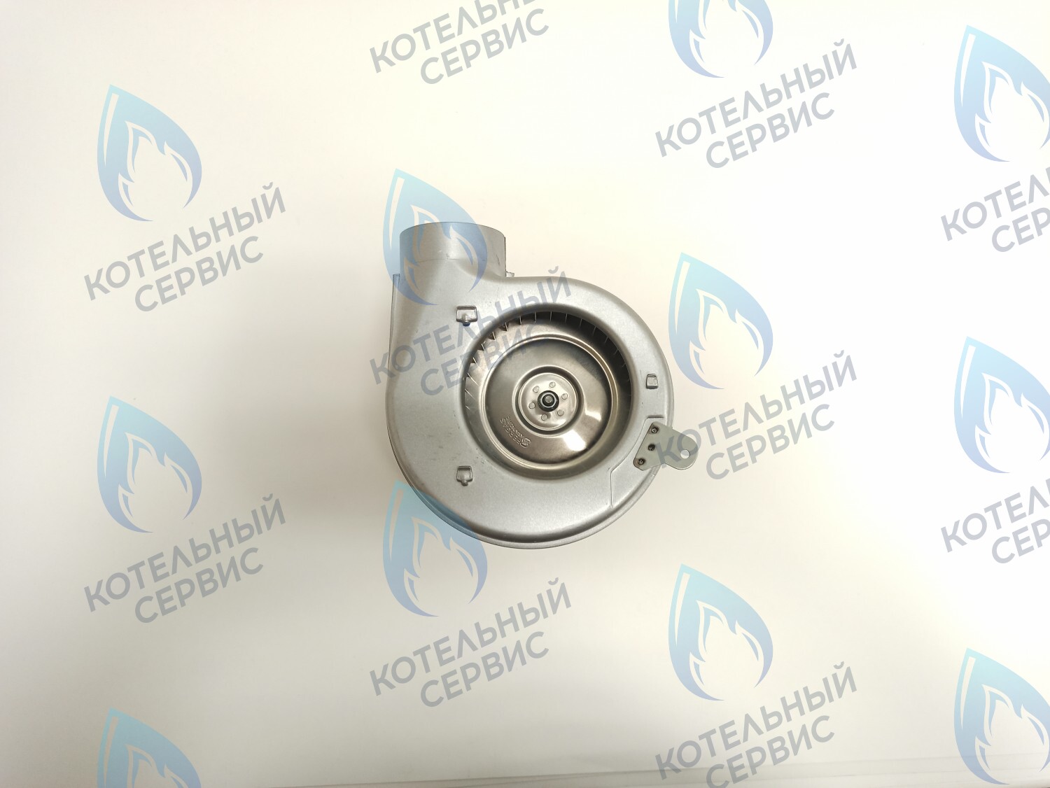 AF025-40W-C Вентилятор дымоудаления 40W BOSCH 6000 WBN6000-24C/24H И BUDERUS U072-24K/24 (87186429220) в Москве